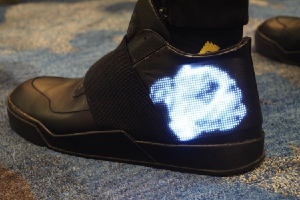 Компания Vixole началановый проект — обувь Matrix со настраиваемыми светодиодными панелями