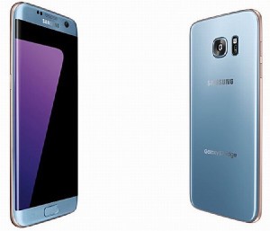 Samsung Galaxy S7 edge в голубом цвете