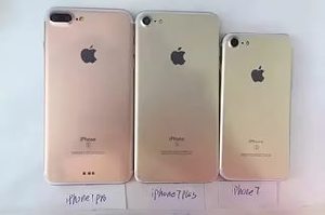 Мини-версию IPhone представят в следующем году