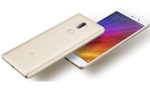 Смартфон Xiaomi Meri на живых фото