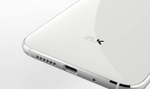ZUK Edge в черной и белой расцветках на живых фото