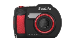 Фотокамера SeaLife DC2000 может снимать под водой на глубине 60 метров