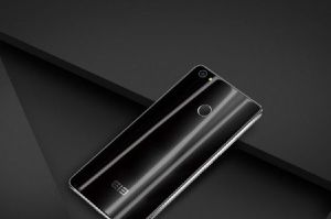 Elephone H1 со стеклянной панелью