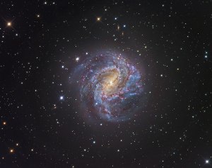 Необычная галактика Messier-83