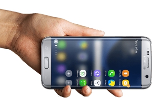 Смартфоны Samsung Galaxy A (2017) могут получить загнутый дисплей