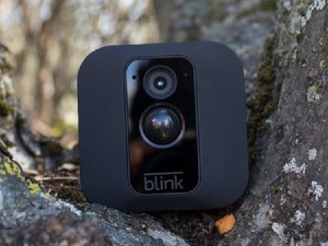 Blink XT работает на АА батарейках