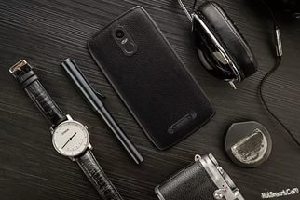Uhans U300 смартфон испытал прыжок в зо метров
