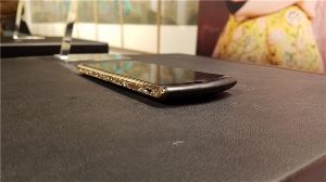 Обновленный смартфон 8848 Titanium стоит $ 2880