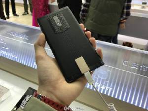 Появились «живые» фото смартфона Gionee M2017