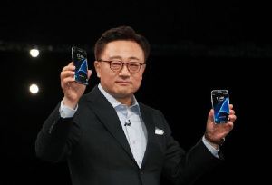 Samsung Galaxy Note 8 выпустят в свет