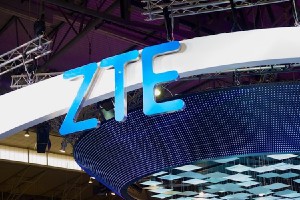 ZTE Blade V8 покажут на CES 2017