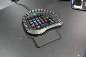 Представлена любопытная клавиатура AULA, созданная для любителей компьютерных игр