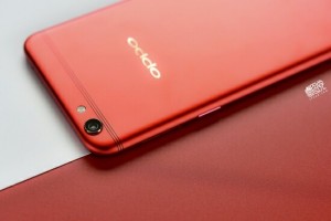 Новогодний красный Oppo R9S