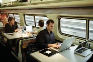 До конца текущего года почти половина российских поездов дальнего следования получат технологии Wi-Fi