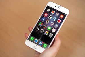 Интрига компании Apple: улучшенный iPhone 7s или все-таки кардинально новый iPhone 8? Чего же ожидать?
