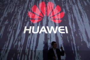 Huawei будет увольнять работников