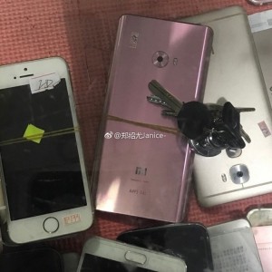 Xiaomi Mi Note 2 в розовом цвете