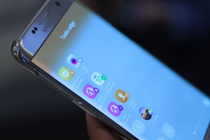 В Galaxy S8 и S8+ компания Samsung наконец-то отказалась от привычной физической кнопки «Домой».