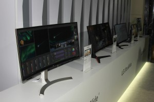 LG представила двусторонний экран и 38-дюймовый монитор