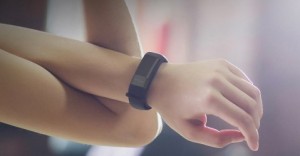 Компания Huami анонсировала свой собственный умный браслет для фитнеса Amazfit