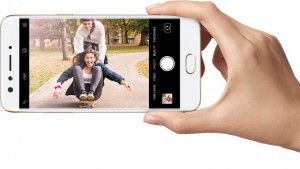  Oppo  представила смартфон для любителей автопортретов F3 с двойной селфи-камерой