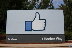 Facebook имеет почти 2 миллиарда пользователей