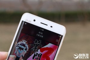 Бренд Vivo представила упрощенную версию  смартфона  XPlay 6