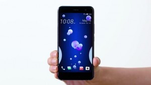 Сжимаемый смартфон HTC U11 появился в продаже