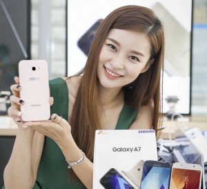 Samsung Galaxy A7 (2017) анонсировали официально