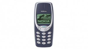 Nokia 3310 раздавили гидравлическим прессом. Видео