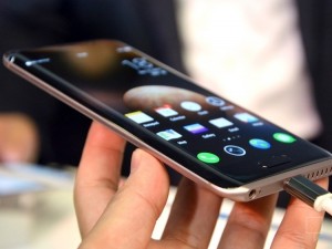 Huawei Honor Magic поразил дизайном корпуса