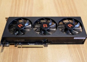 AMD Vega RX 56 с трехвентиляторным охлаждением