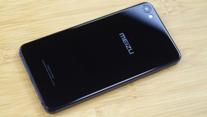  Стеклянный смартфон Meizu U20 за 7 500 рублей. В десять раз дешевле iPhone?