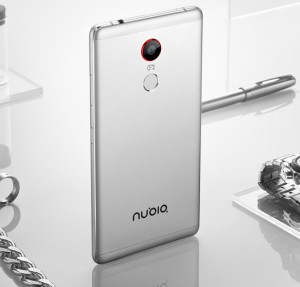 ZTE Nubia Z11 Max с 6-дюймовым дисплеем
