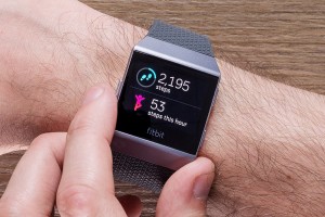  Fitbit сообщила о скором выпуске умных часов  Ionic