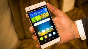  Залежавшийся смартфон Huawei P8 в DNS подешевел на 4 700 рублей