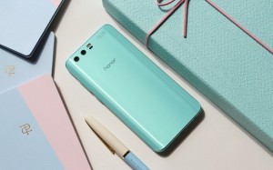 Huawei сообщила о старте продаж на российском рынке смартфона Honor 9 Premium 