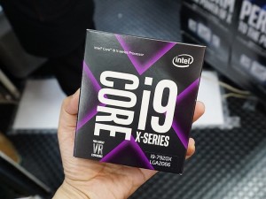 Intel Core i9-7920X начали продавать в магазинах