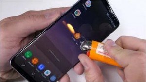 iPhone 8 продолжает быть объектом всестороннего изучения известного блогера JerryRigEverything.