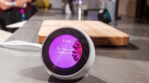 Amazon представила смарт-будильник Echo Spot