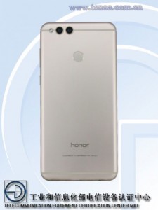 Смартфон Huawei Honor 7X оснастили 5,93-дюймовым экраном с разрешением 2160 * 1080 пикселей