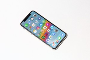 В России уже перепродают iPhone X