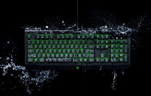 Игровая клавиатура Razer BlackWidow Ultimate получила индивидуальную подсветку зелёного цвета