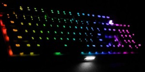 Клавиатуру GIGABYTE Aorus K9 Optical оснастили RGB-подсветкой