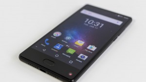 Смартфон Maze Alpha X оценен в 210 долларов