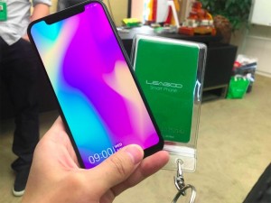 Leagoo S9 немного копирует iPhone X