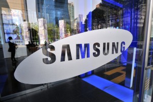 Флагманские смартфоны Samsung серии Galaxy предстали  разноцветных чехлах