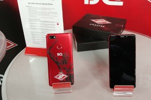  BQ представила 5,45-дюймовый смартфон  Advance Spartak Edition