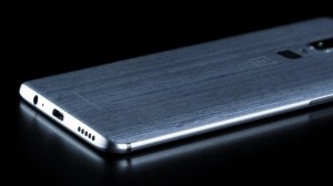 OnePlus 6 с деревянной панелью