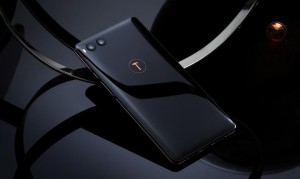 Смартфон Smartisan Nut R1 оснащен накопителем UFS 2.1 с рекордным объёмом в 1 теребайт